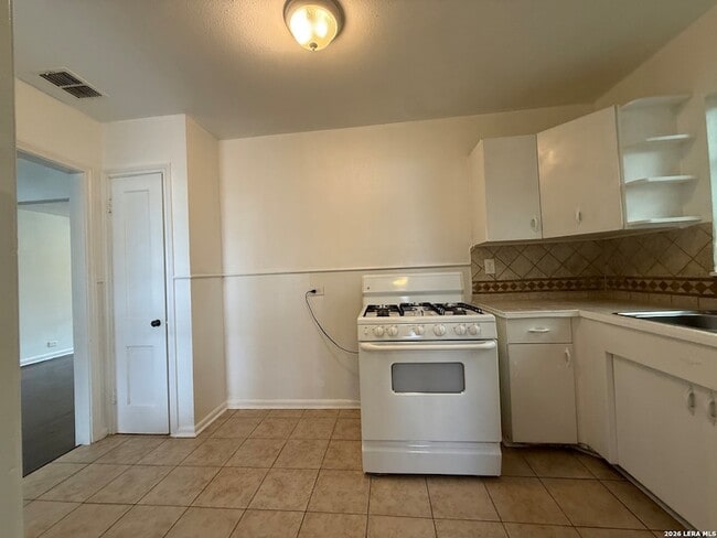 Building Photo - 115 Kinder Dr