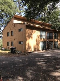 Building Photo - 2885 Par Ln