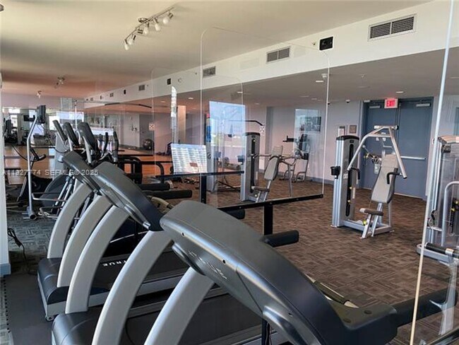 Building Photo - 7901 Hispanola Ave