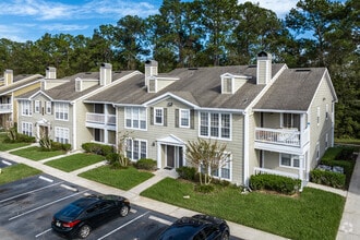 Building Photo - Welcome to Villas at St. Johns!