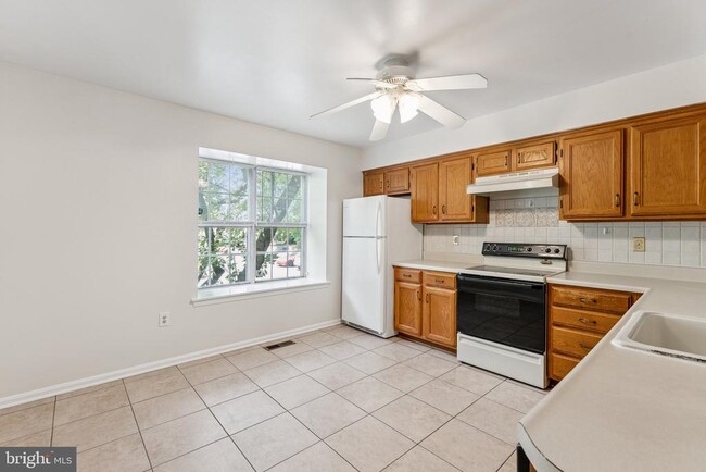 Building Photo - 3116 Valentino Ct