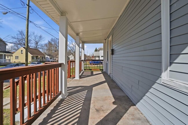 Building Photo - 630 Ewing Ave