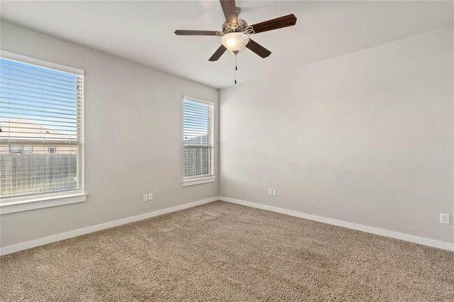 Building Photo - 334 Creekside Curve