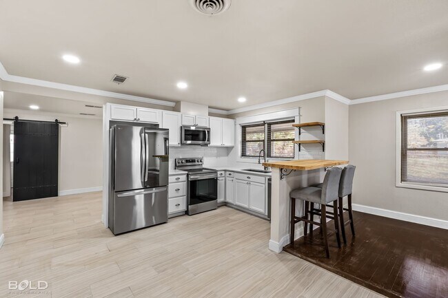 Building Photo - 1606 Joy Dr