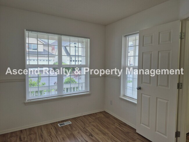 Building Photo - Bethany 3 Bed + Office on Main Fenced Back Yard w/Deck 2 Car Attached Garage Available Now!