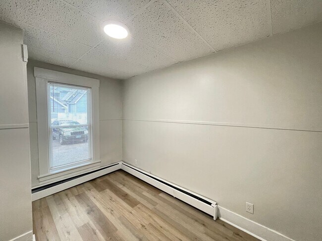 Building Photo - 53 Pennacook St
