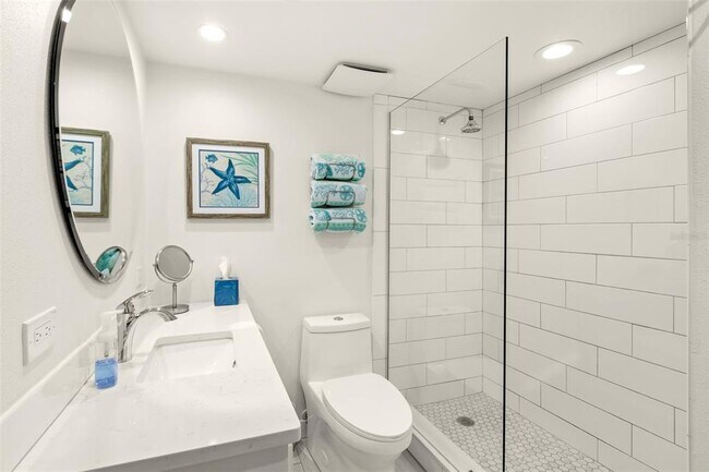 Building Photo - 1848 Shore Dr S