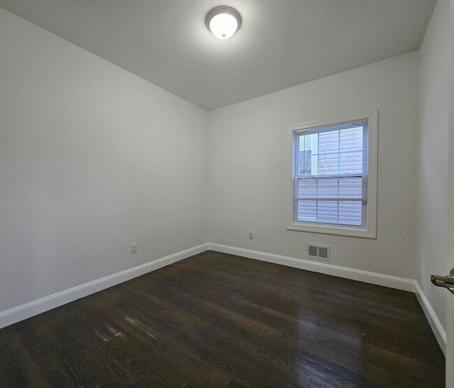 Building Photo - 144 Fulton Ave