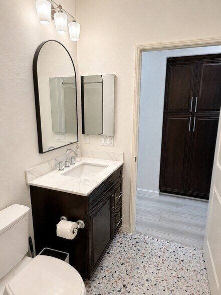 Building Photo - 5046 Mosaic Ct
