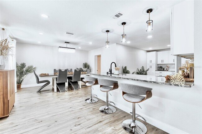 Building Photo - 6220 Interbay Ave