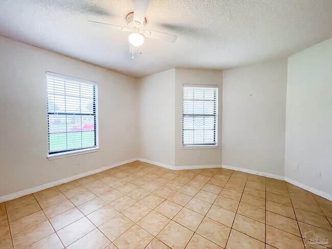 Building Photo - 9049 Bluebay Ln