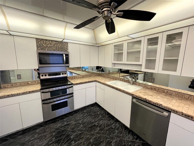 Building Photo - 3500 Galt Ocean Dr