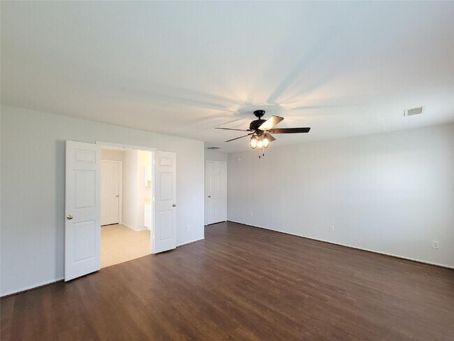 Building Photo - 6 Bedroom Home for Rent in Katy TX 77449 | Westfield | 3.5 Baths | 2-Car Garage