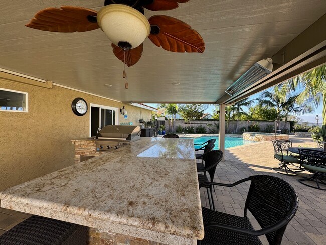 Building Photo - 3027 Oakwood Ln