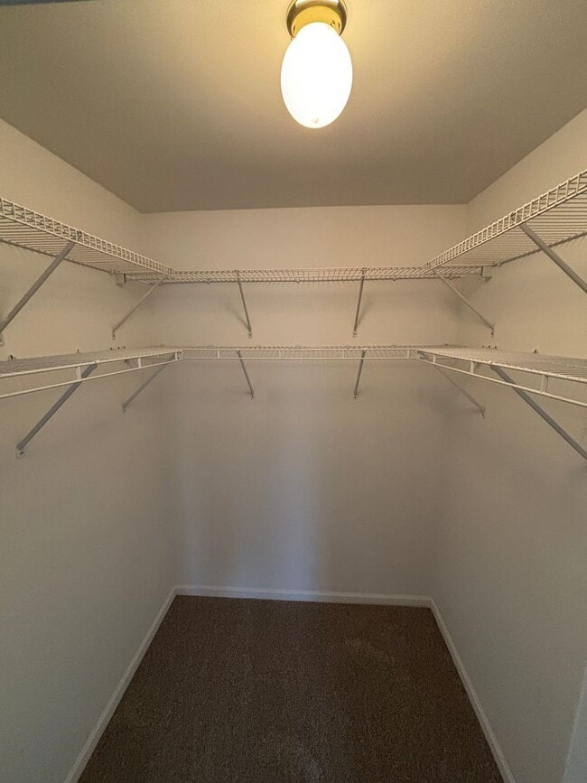 Building Photo - 1313 N Red Oak Cir