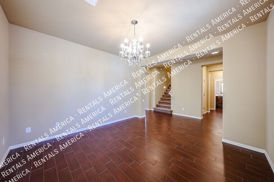 Building Photo - 3575 S Jasmine Dr