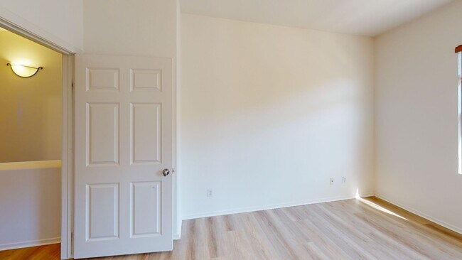 Building Photo - 7870 Via Belfiore