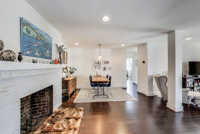 Building Photo - Spacious 2BR with Private Deck & Stunning Views – Available July 1!