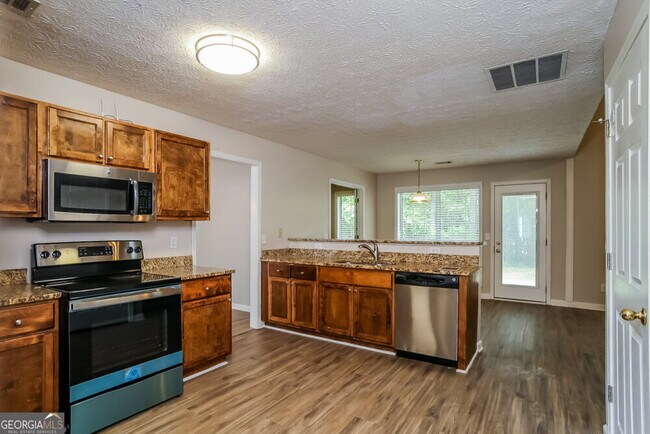 Building Photo - 104 Fallow Ln