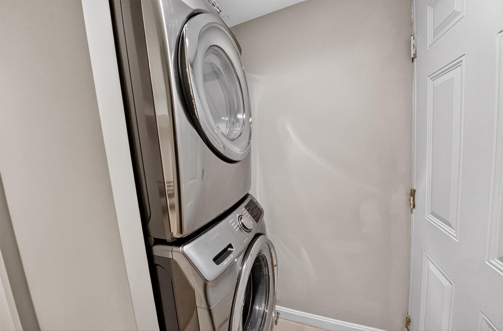 Building Photo - 5211 Jay St NE