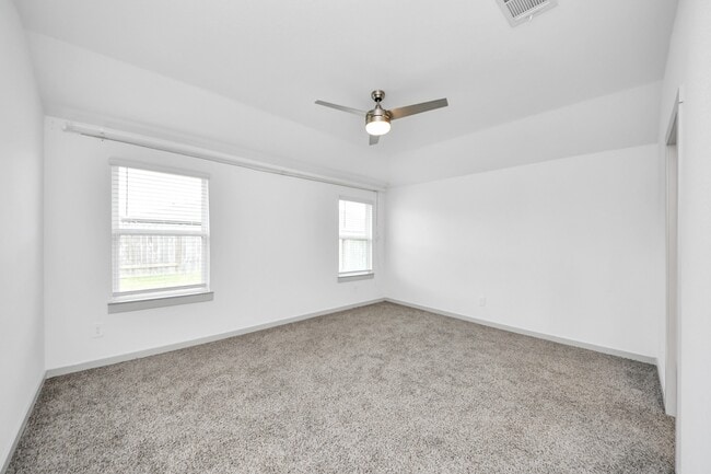 Building Photo - 7007 Fleetwood Crescent Wy
