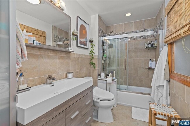 Building Photo - 274 Warren St