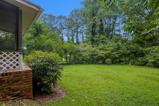 Building Photo - 1201 Valerie Woods Dr