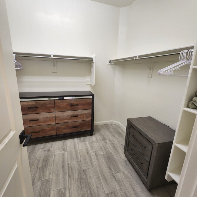 Building Photo - 4334 Ponderosa Trl