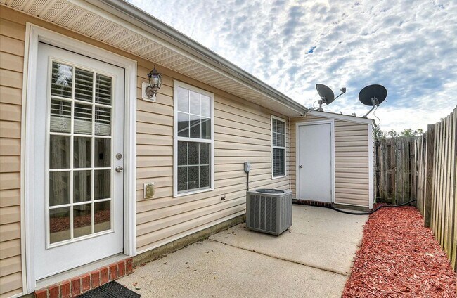 Building Photo - 307 Brock Ln