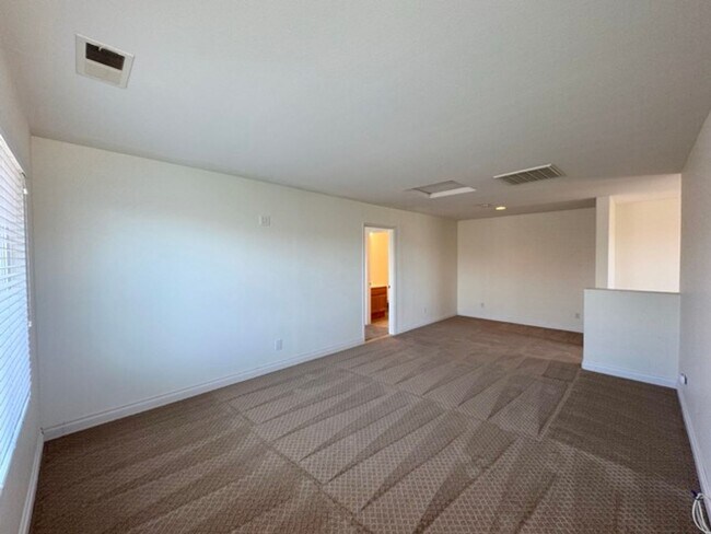Building Photo - 4 Bedroom Menifee home available now for l...