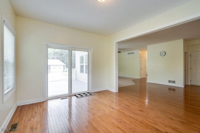 Building Photo - 155 Granite Dr