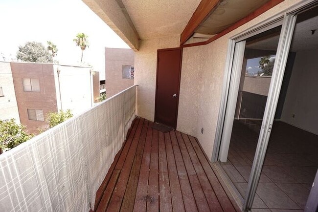 Building Photo - 2601 W Broadway Blvd