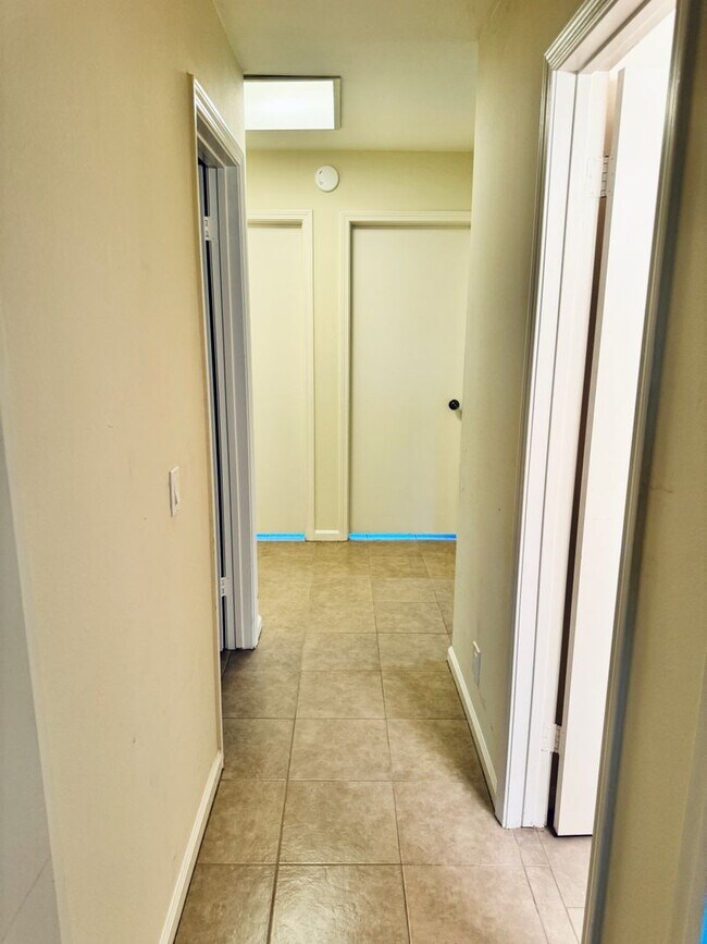 Building Photo - 10536 Perch Ave