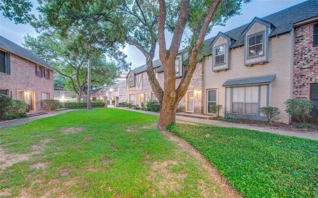Building Photo - 14703 Barryknoll Ln