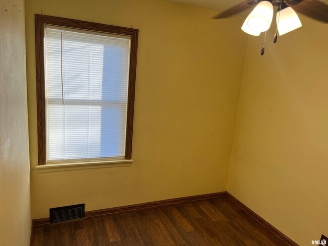 Building Photo - 2304 W Proctor St