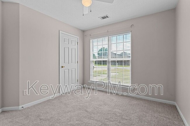 Building Photo - 219 Rainbow Falls