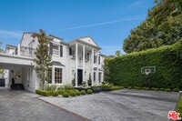 Building Photo - 9885 Carmelita Ave