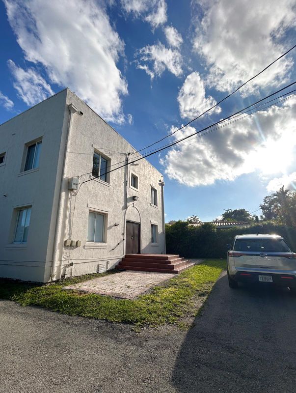 Building Photo - 29 Oviedo Ave