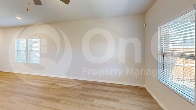 Building Photo - 5115 Bonanza Dr