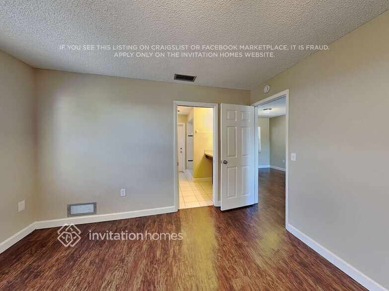 Building Photo - 2711 Citron Dr