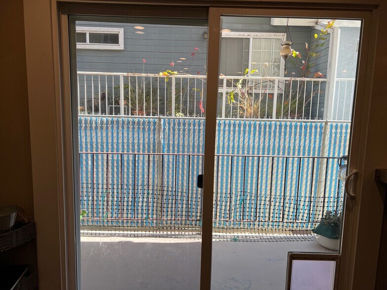 patio doors - 333 Newport Ave
