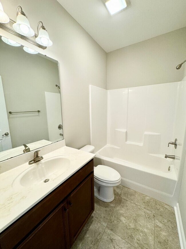 Building Photo - AVAILABLE 3 Bedroom/ 2 Bath with attached garage! Beautiful finishes throughout