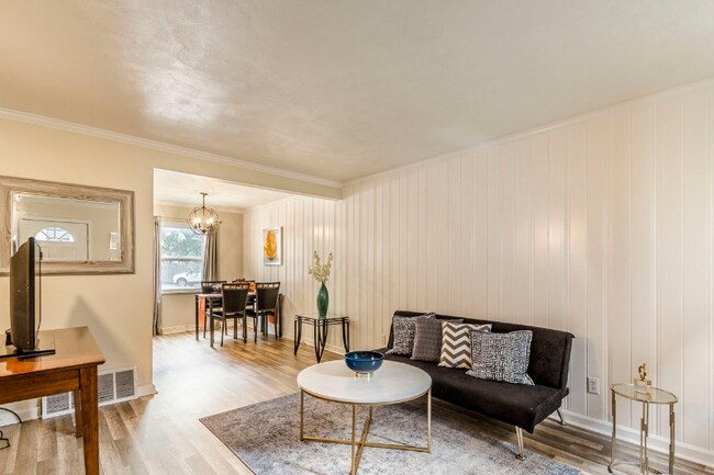 Building Photo - 51 King Ave