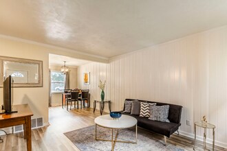 Building Photo - 51 King Ave