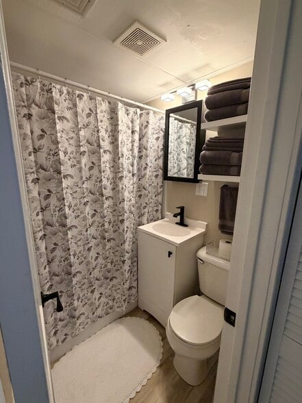 Building Photo - 112 Belle Aire Ave