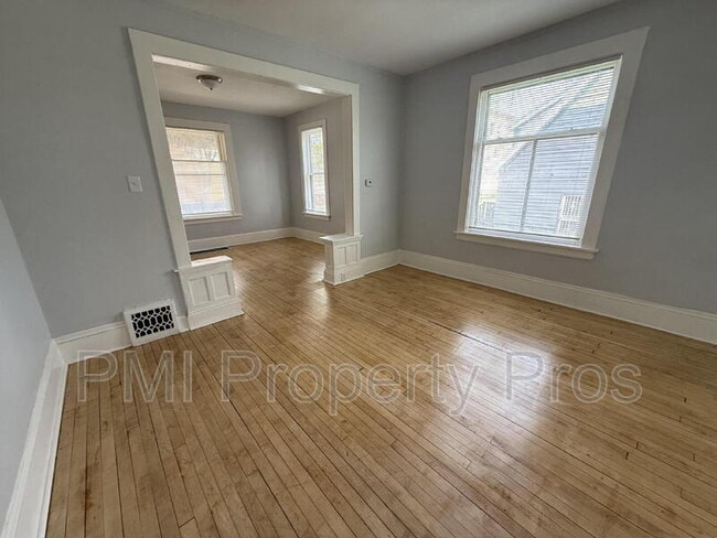 Building Photo - 3109 W Walnut St