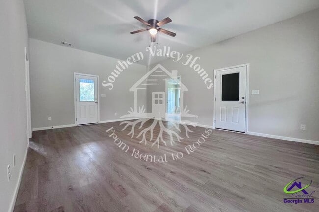 Building Photo - 308 Woodland Dr