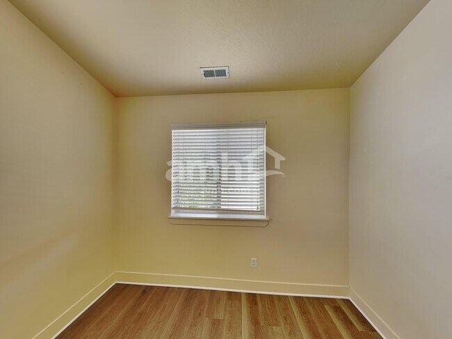 Building Photo - 4792 Addison Ave