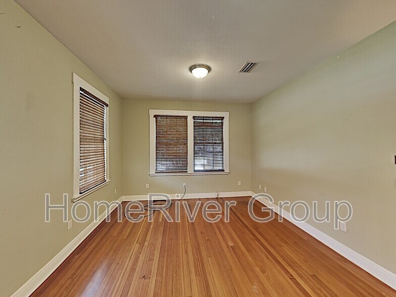 Primary Photo - 1611 N 17th Ave