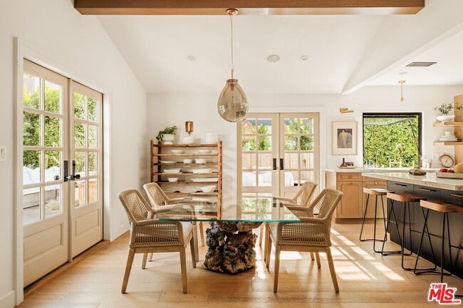 Building Photo - 11476 La Maida St